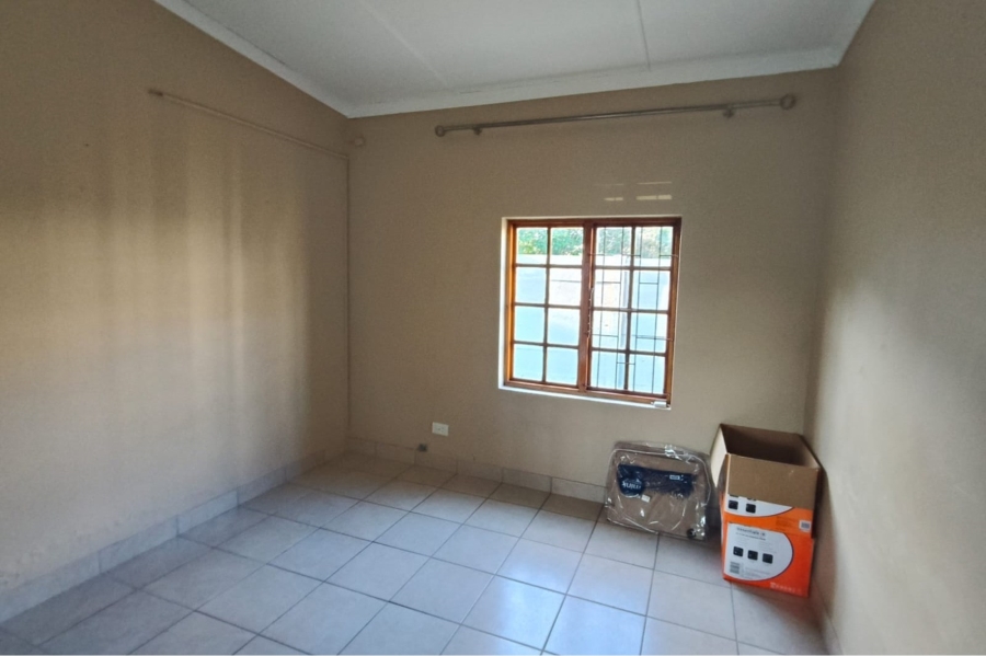To Let 2 Bedroom Property for Rent in Beacon Bay Eastern Cape